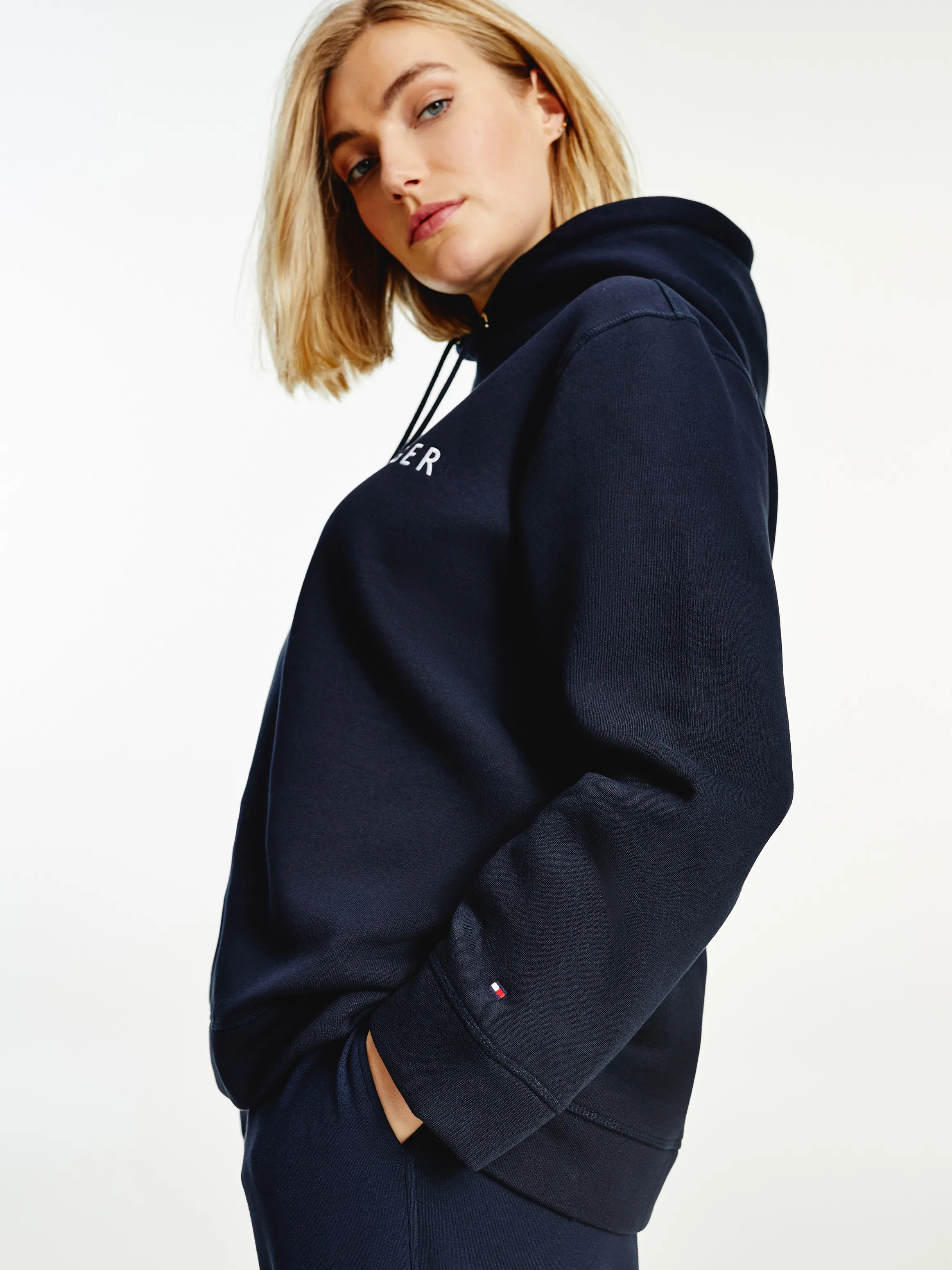 Essential Curve Logo Hoodie  | Sweatshirts & Hoodies |  Tommy Hilfiger