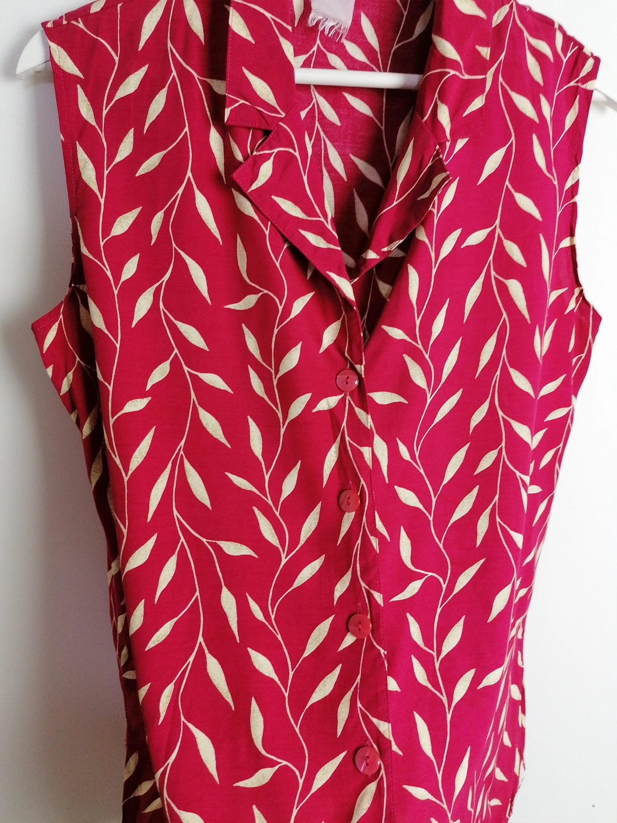 Sleeveless Blouse Leaves Print - size L